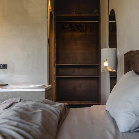 Exstasy Stays - Bathtub Rooms & Cafe - Your Romantic & Cozy Getaway - Thhpsociety - Mukteshwar Exteriör bild