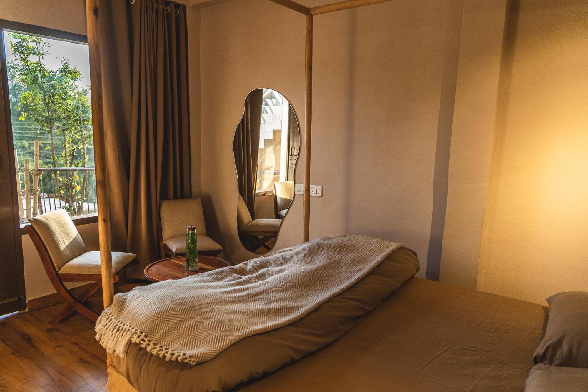 Exstasy Stays - Bathtub Rooms & Cafe - Your Romantic & Cozy Getaway - Thhpsociety - Mukteshwar Exteriör bild