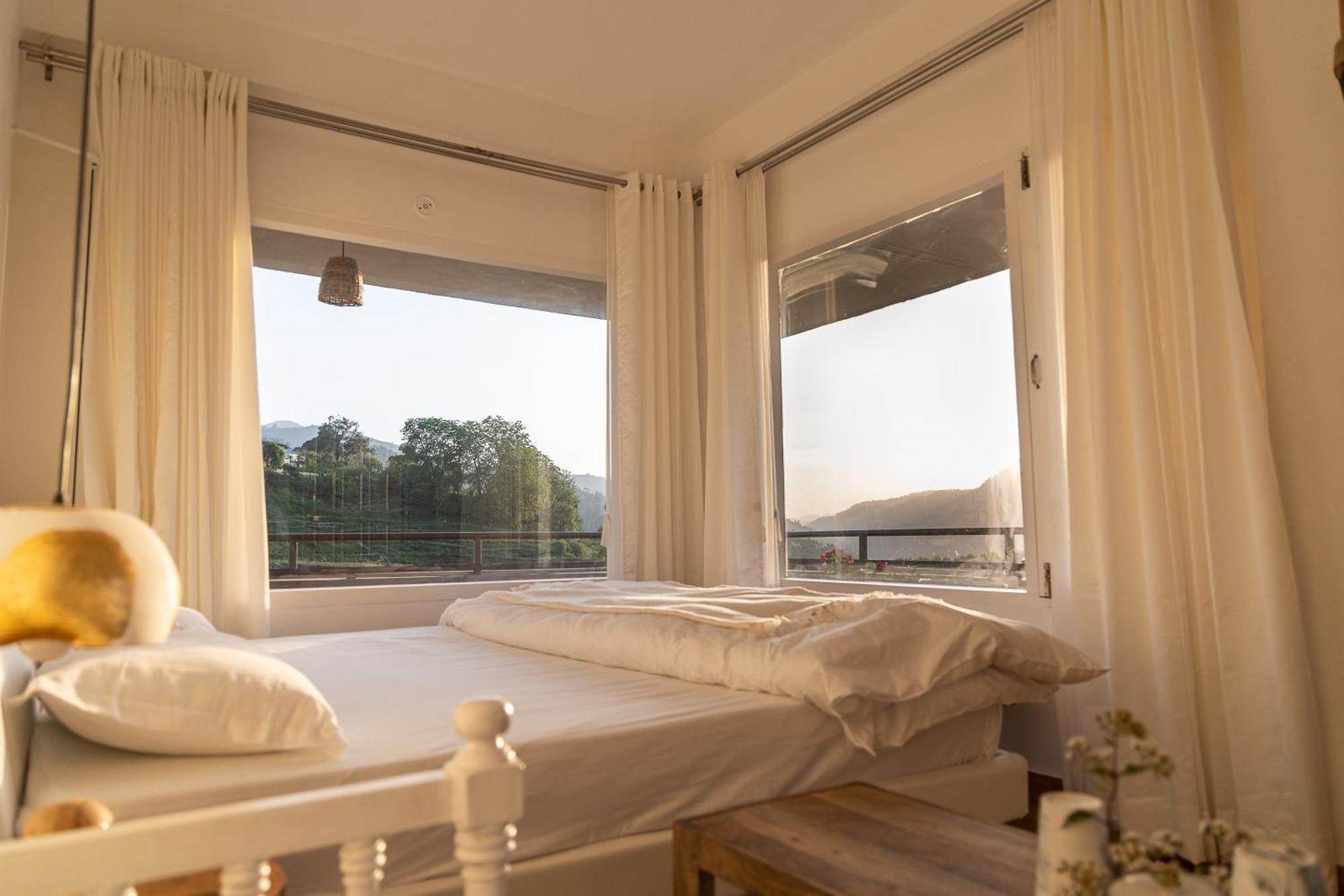 Exstasy Stays - Bathtub Rooms & Cafe - Your Romantic & Cozy Getaway - Thhpsociety - Mukteshwar Exteriör bild
