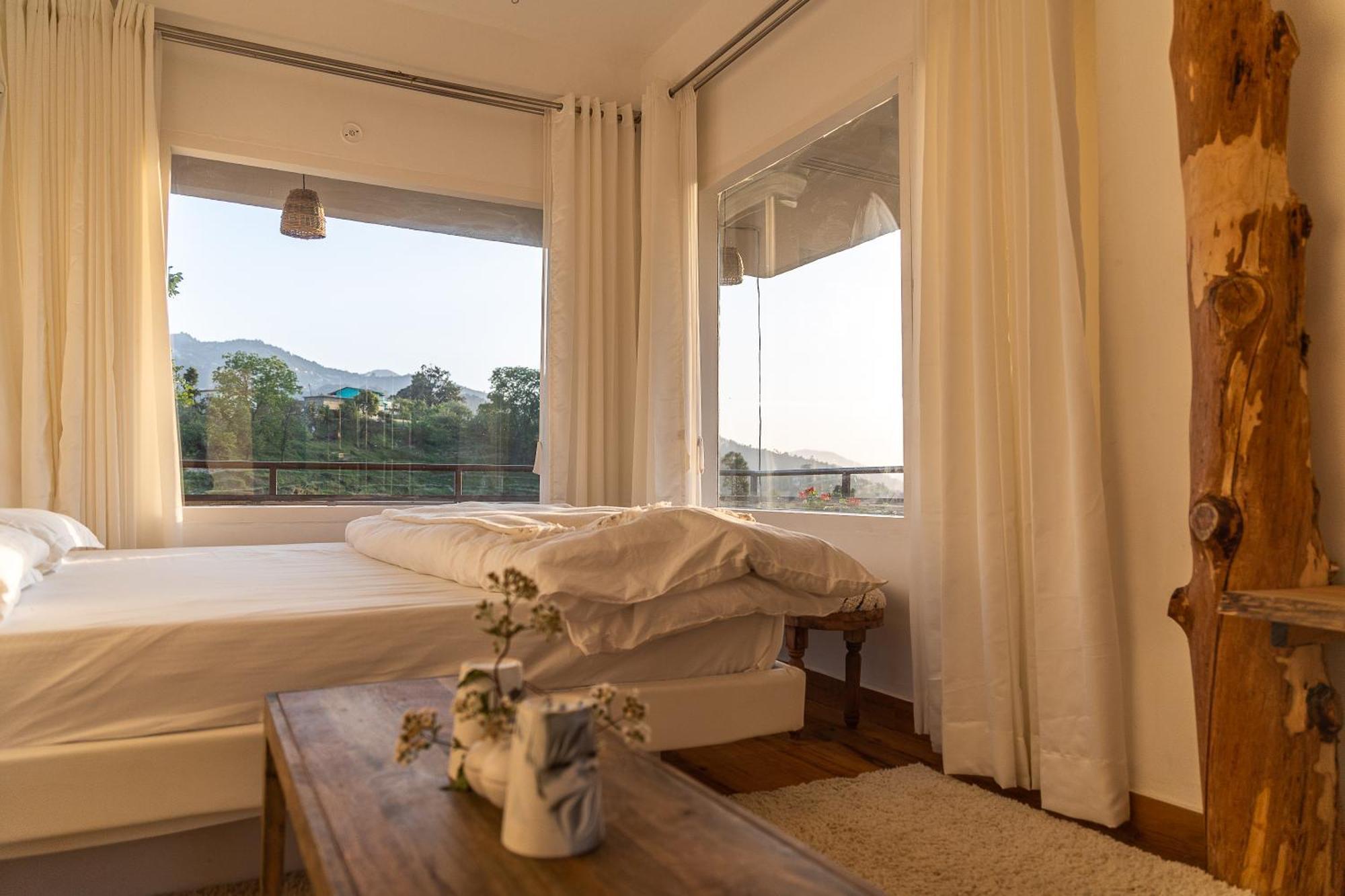 Exstasy Stays - Bathtub Rooms & Cafe - Your Romantic & Cozy Getaway - Thhpsociety - Mukteshwar Exteriör bild