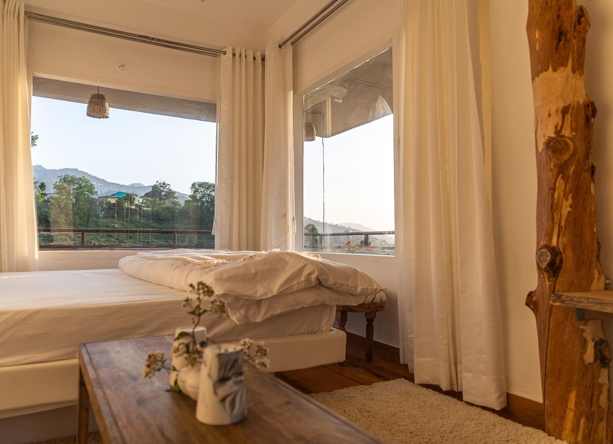 Exstasy Stays - Bathtub Rooms & Cafe - Your Romantic & Cozy Getaway - Thhpsociety - Mukteshwar Exteriör bild