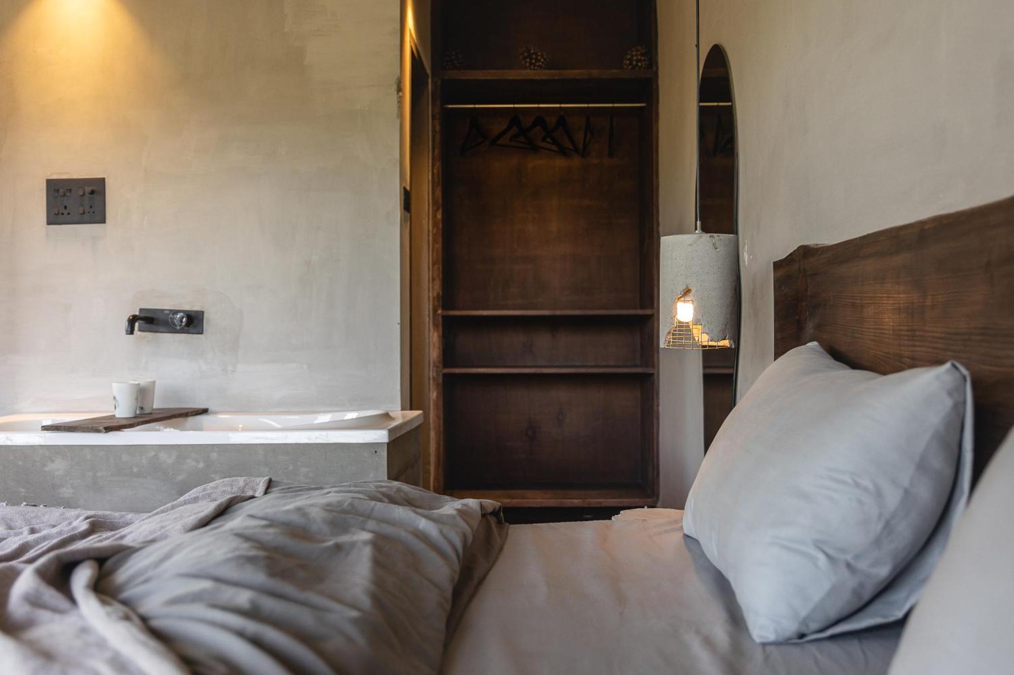 Exstasy Stays - Bathtub Rooms & Cafe - Your Romantic & Cozy Getaway - Thhpsociety - Mukteshwar Exteriör bild