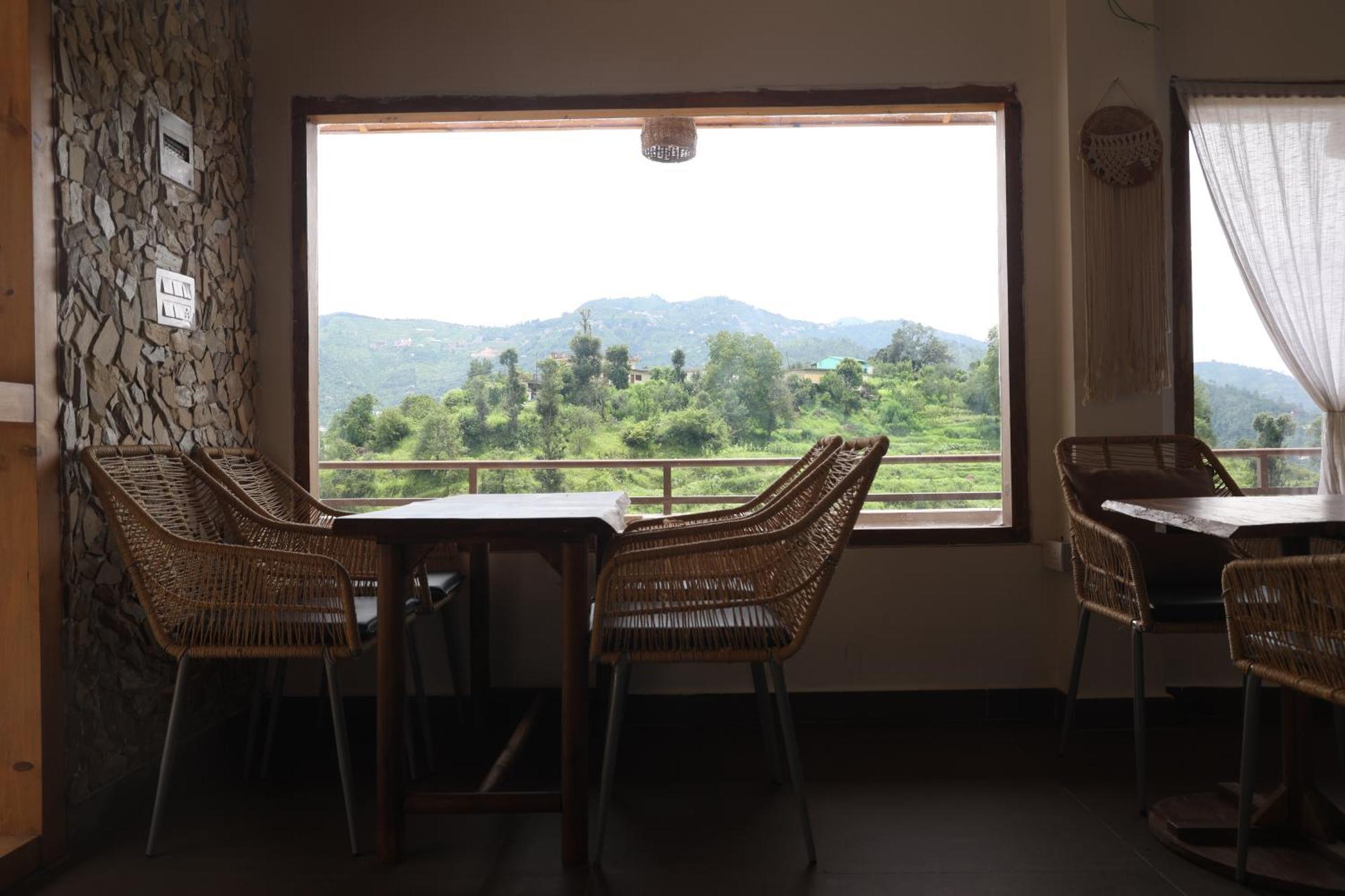 Exstasy Stays - Bathtub Rooms & Cafe - Your Romantic & Cozy Getaway - Thhpsociety - Mukteshwar Exteriör bild