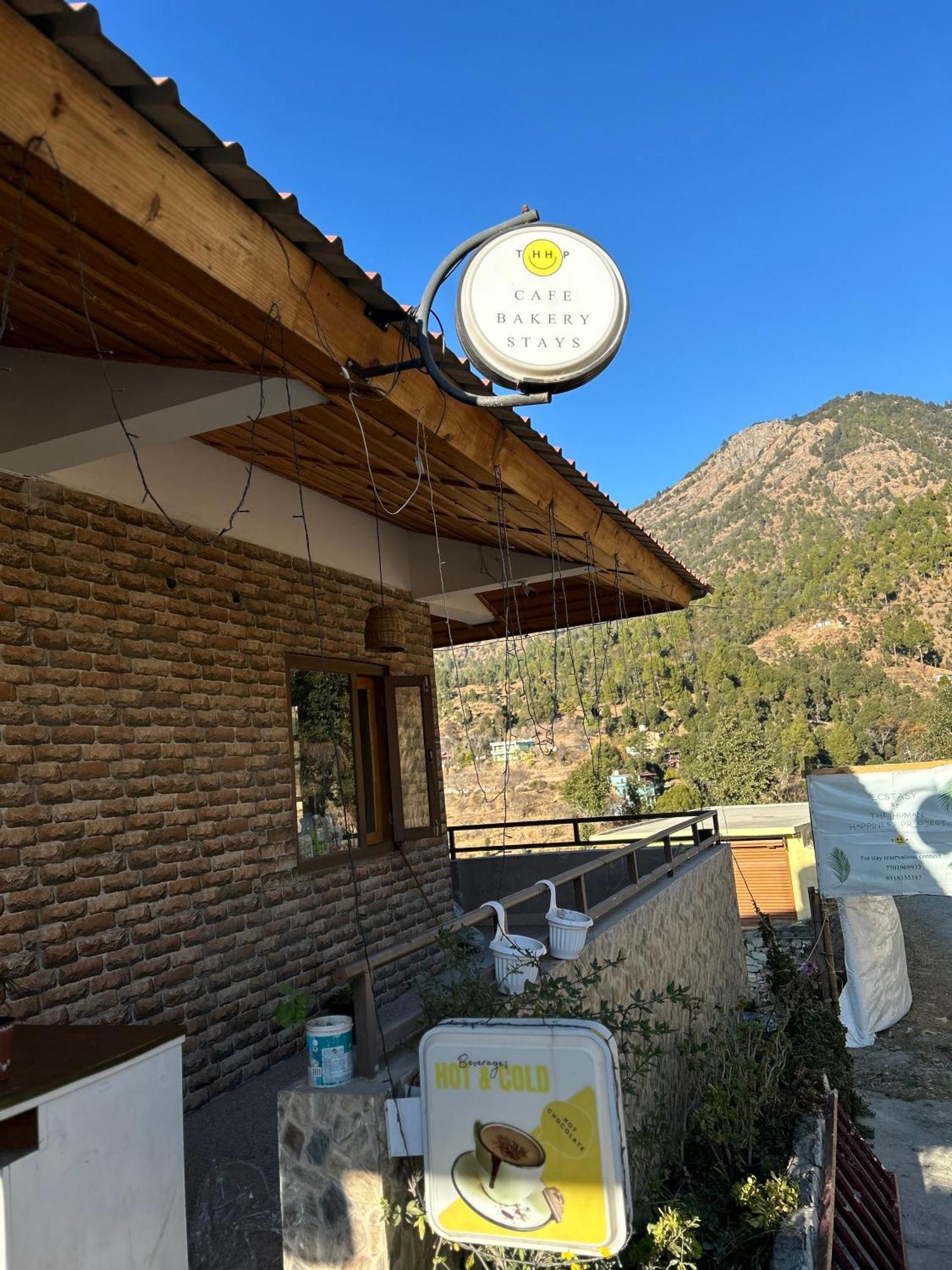 Exstasy Stays - Bathtub Rooms & Cafe - Your Romantic & Cozy Getaway - Thhpsociety - Mukteshwar Exteriör bild