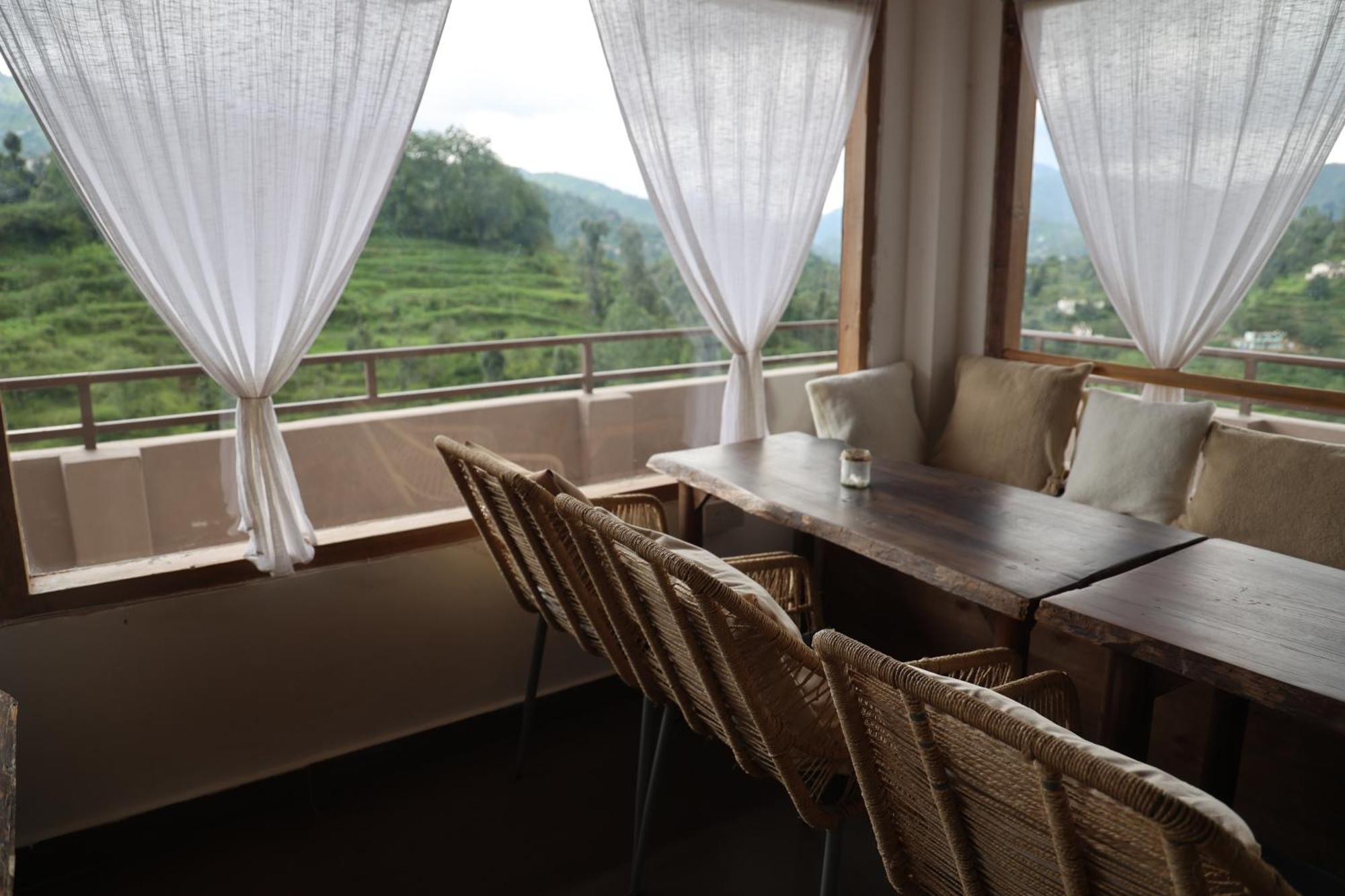 Exstasy Stays - Bathtub Rooms & Cafe - Your Romantic & Cozy Getaway - Thhpsociety - Mukteshwar Exteriör bild