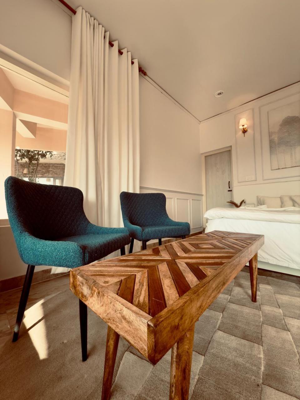 Exstasy Stays - Bathtub Rooms & Cafe - Your Romantic & Cozy Getaway - Thhpsociety - Mukteshwar Exteriör bild