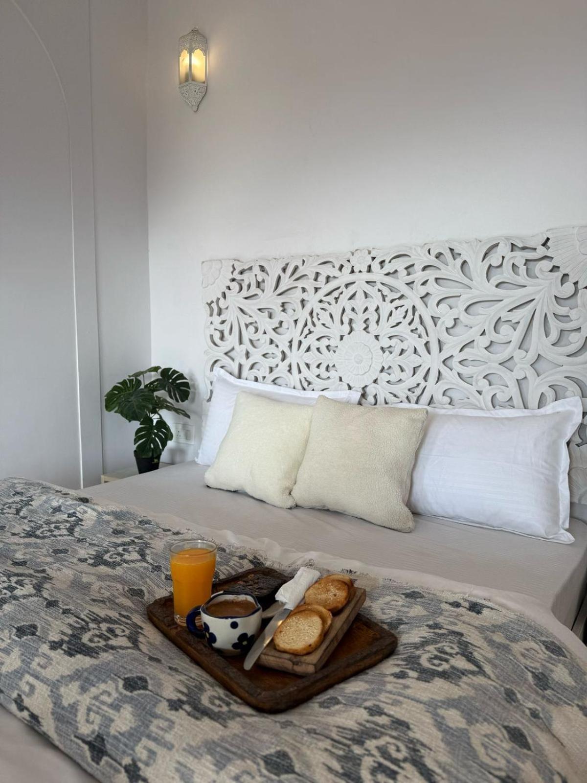 Exstasy Stays - Bathtub Rooms & Cafe - Your Romantic & Cozy Getaway - Thhpsociety - Mukteshwar Exteriör bild